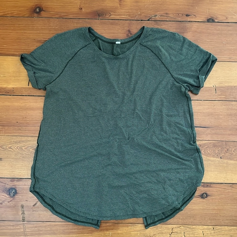 Lululemon Textured Workout Tee - Split Back - Siz… - image 1